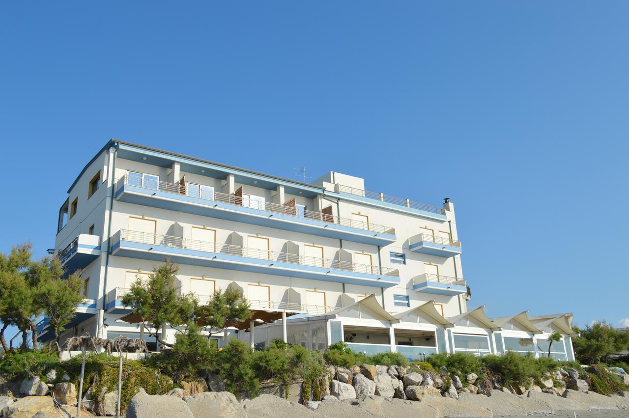 Capo Nettuno Hotel Capo dʼOrlando Dış mekan fotoğraf