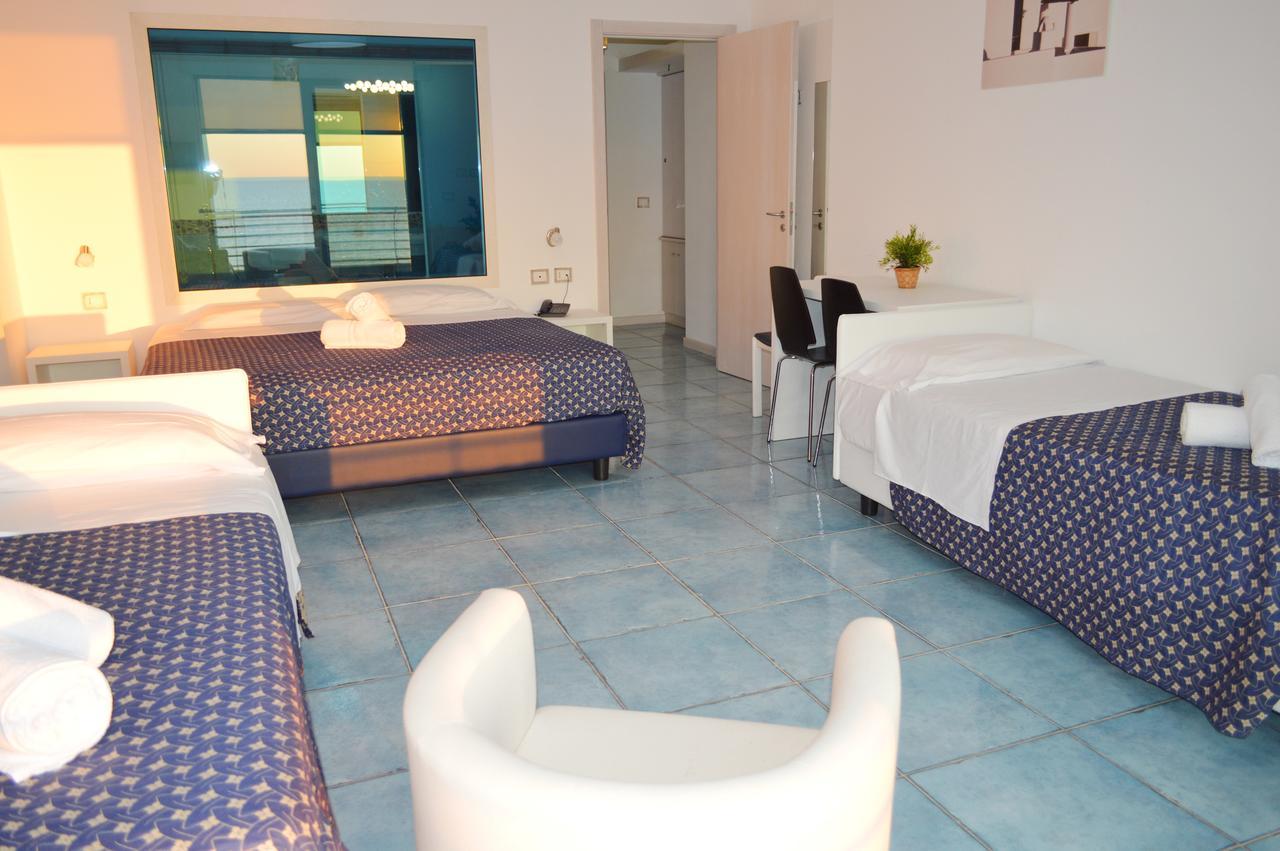 Capo Nettuno Hotel Capo dʼOrlando Dış mekan fotoğraf