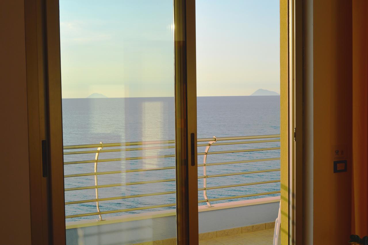 Capo Nettuno Hotel Capo dʼOrlando Dış mekan fotoğraf