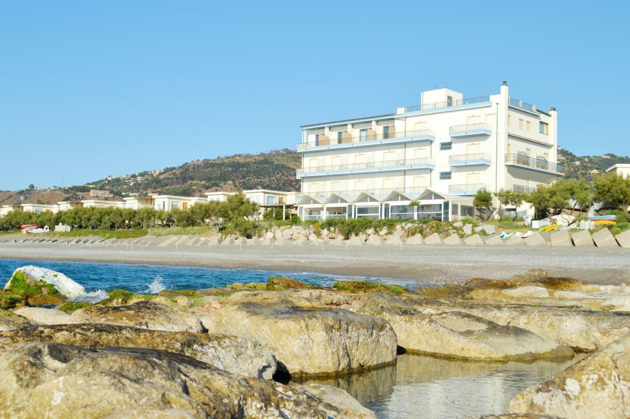 Capo Nettuno Hotel Capo dʼOrlando Dış mekan fotoğraf